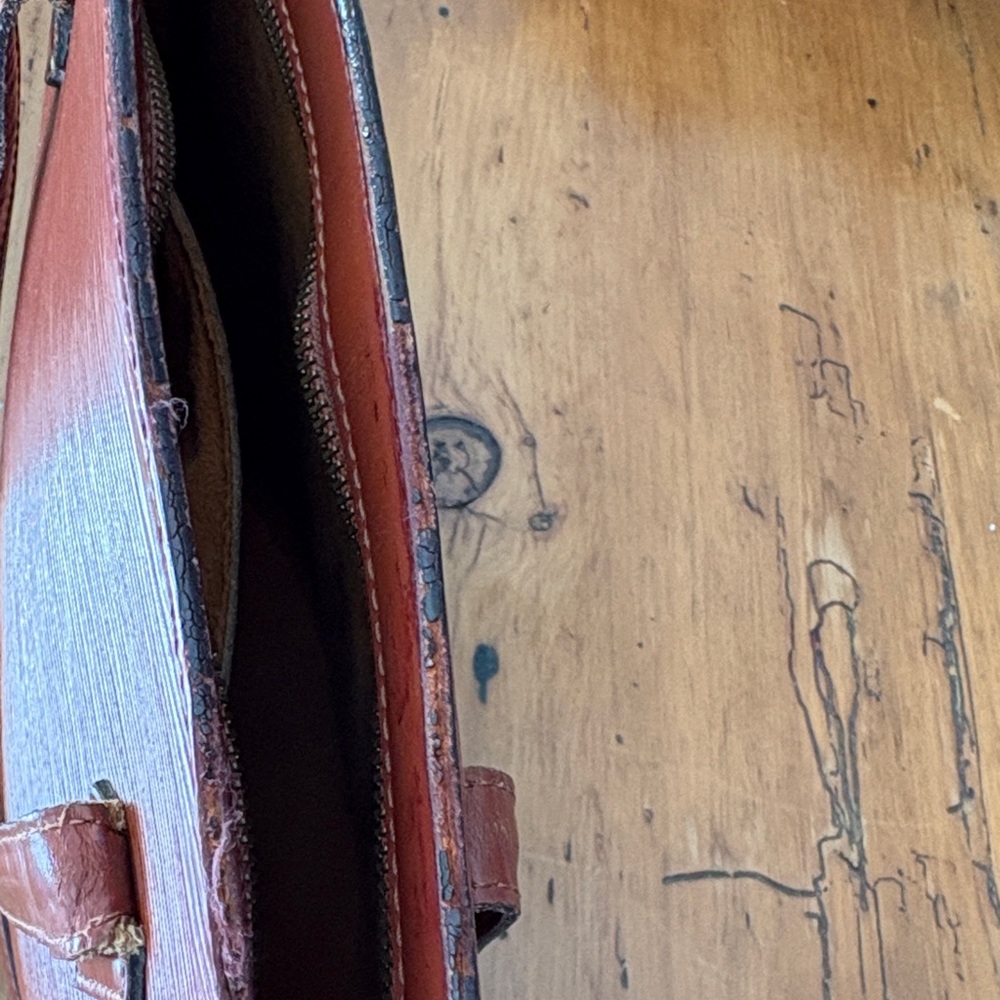 Louis Vuitton Elegant Brown Epi handbag - Picture 11 of 13